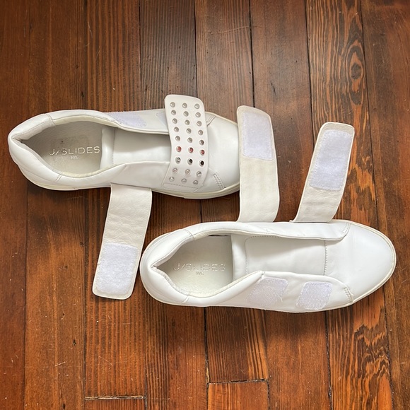 J/Slides NYC sneakers. - Picture 3 of 6